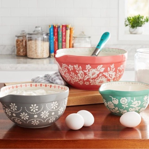 The Pioneer Woman Other - New Pioneer Woman Fancy Flourish 3-Piece Pouring Spout Mixing Bowl Set